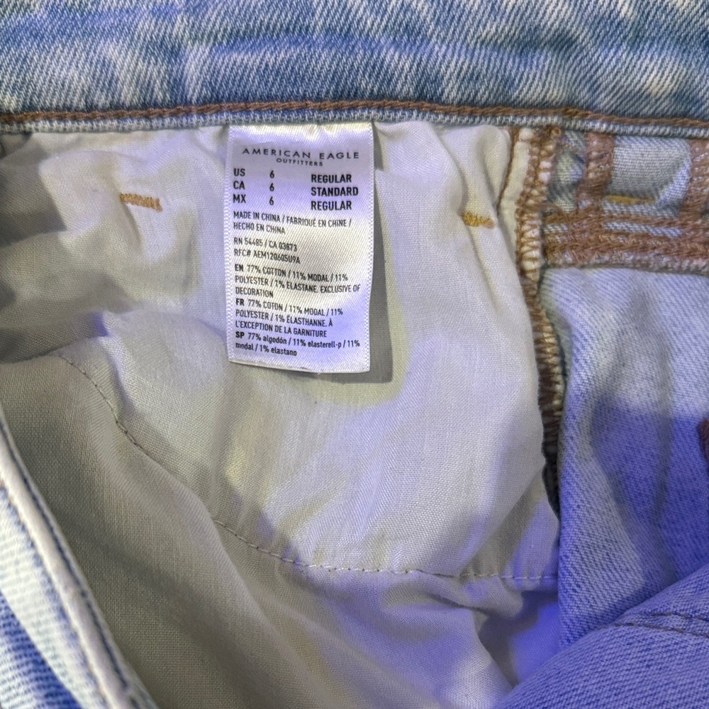 American Eagle Outfitters Light Gray Distressed Boyfriend Jeans - Picture 6 of 6